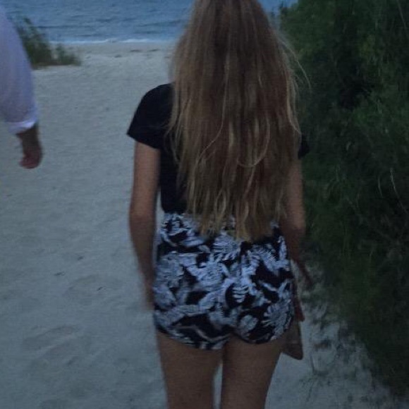 H&M’s high waisted shorts!! - Picture 1 of 2